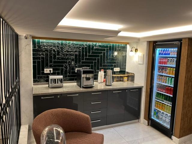 Nida Hotel City Center Истанбул Екстериор снимка